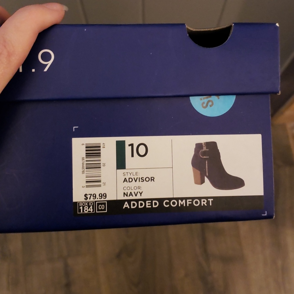 Boots - Picture 3 of 3